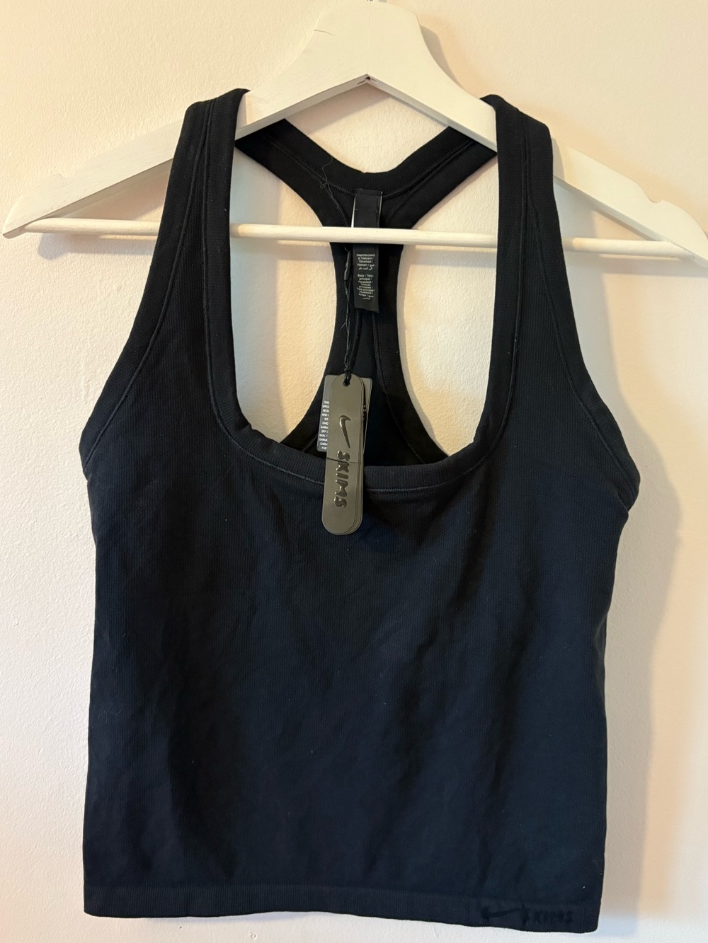 NWT NIKE SKIMS VINTAGE SEAMLESS
Racerback Tank M